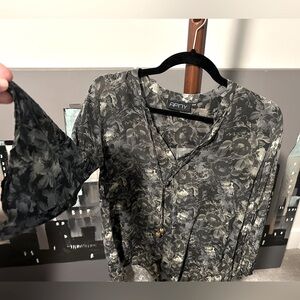 X small flowy cropped bell sleeved blouse w/ ties containing gold metal balls.